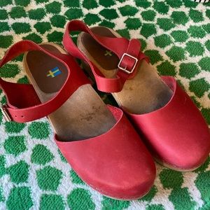 MIA Red Swedish Clog Sandals size 10